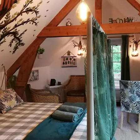 Oda ve Kahvaltı L'arbre A The Honfleur